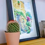 Rare! L'atelier Provencal, Getaway In Old - 4th Floor Apartment *